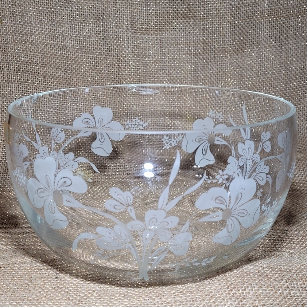 Vintage Pasabahce Round Floral Etched Crystal Serving Or Fruit Bowl Made Turkey‎